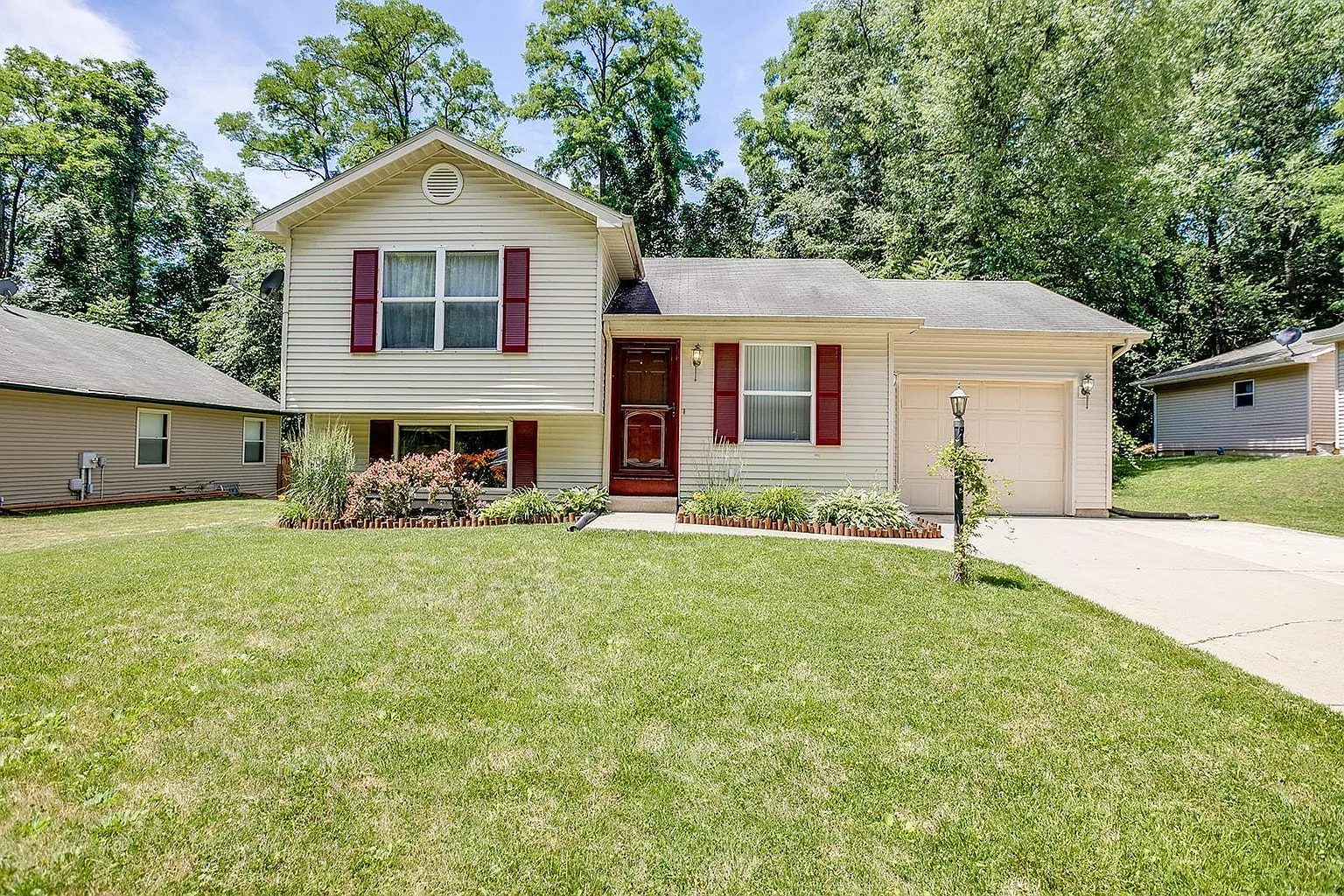 2619 Emerson Forest Pkwy photo 1