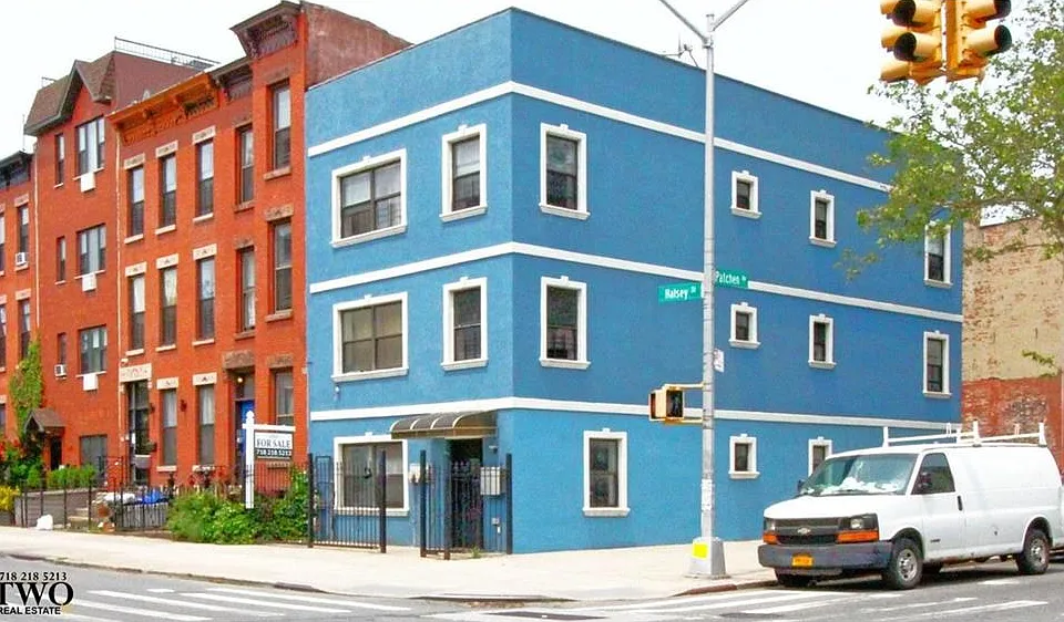 Building Photo 4