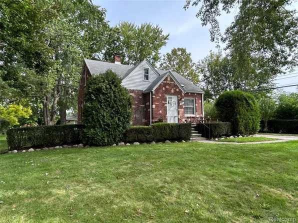 2275 Marlow Dr, Warren, MI 48092