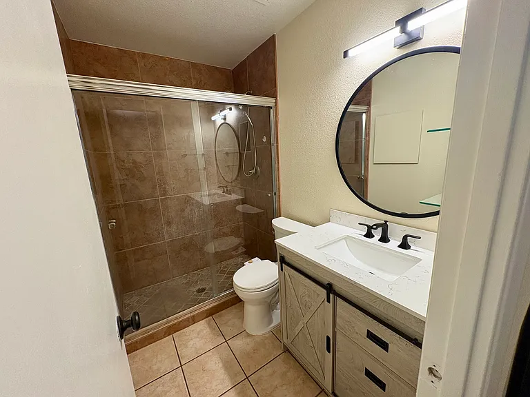 1410 E Bishop Dr — Photo 7