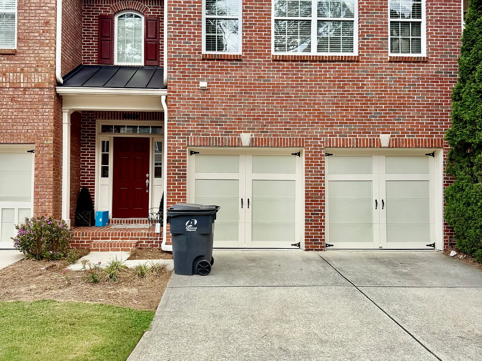 4 bed, 3178 sqft, $2,500 — Photo 1