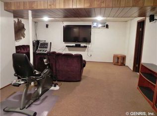 1085 Marigold Dr, Webster, NY 14580