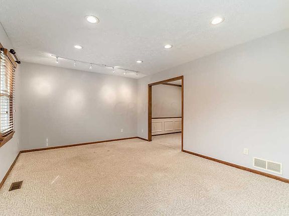 5th image of 7648 Summerwood Dr