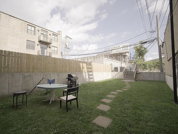 2nd image of 1544 W Wabansia Ave #1