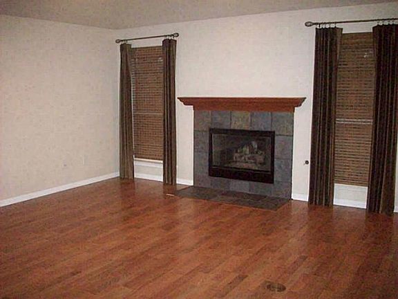 3rd image of 3410 Heathcliff Dr