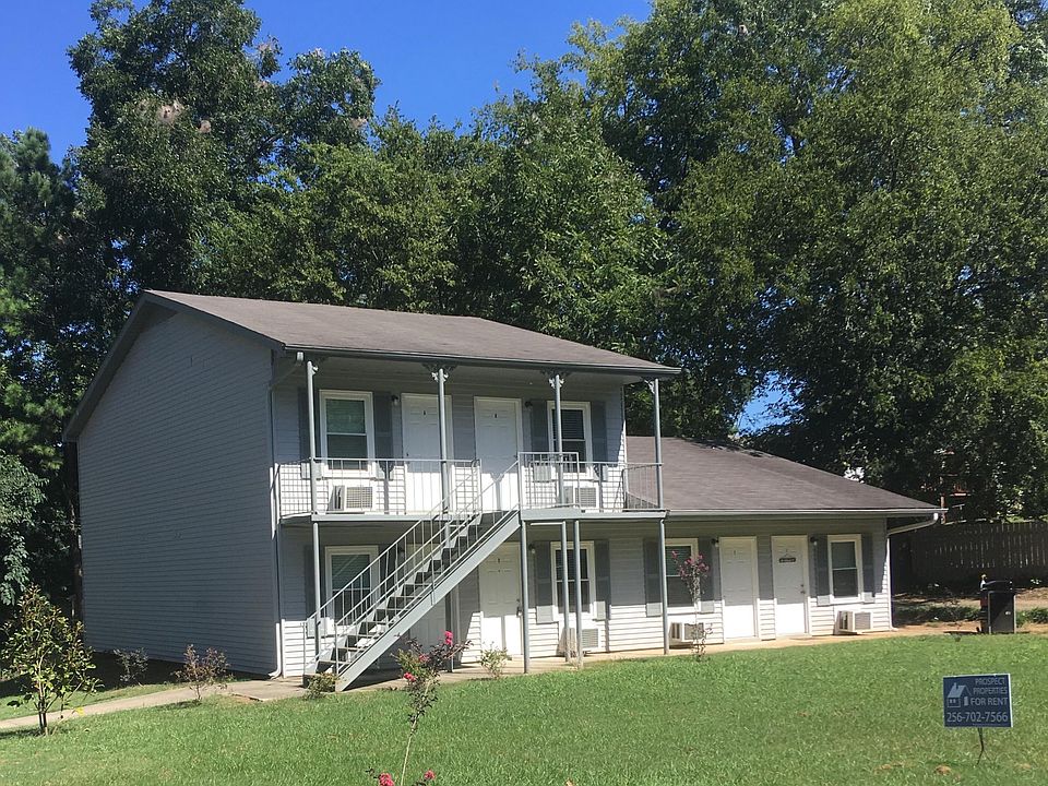 Newly remodeled apartment complex blocks from UNA and Downtown Florence