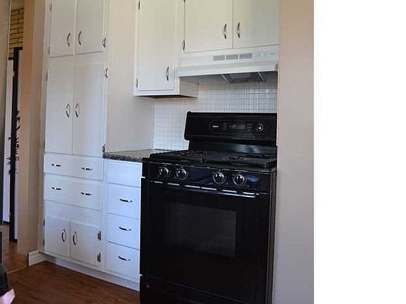 4th image of 105 Pinewood Dr