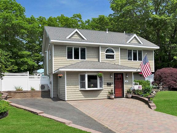 2nd image of 43 Fawn Ln W