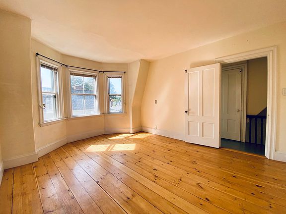 3rd image of 59 Manning St