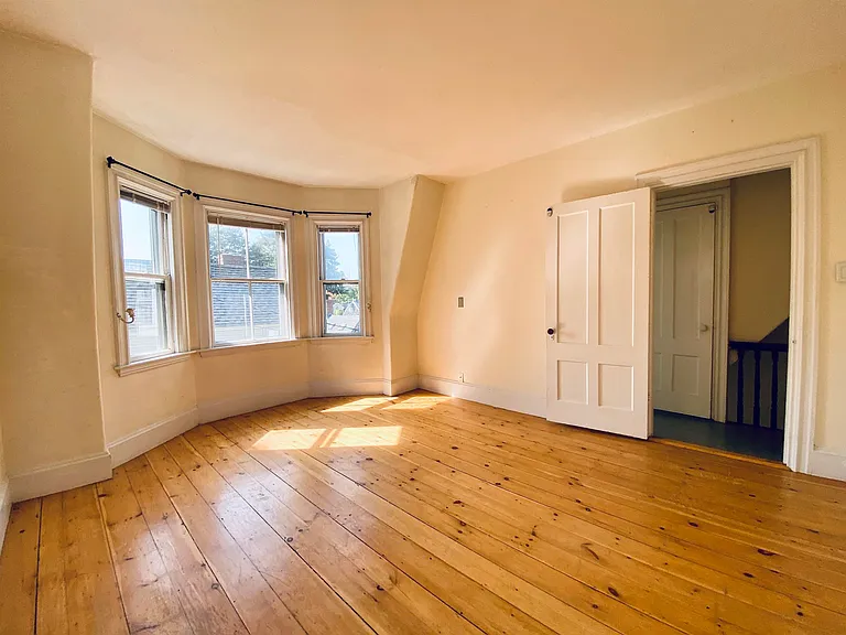 59 Manning St — Photo 3