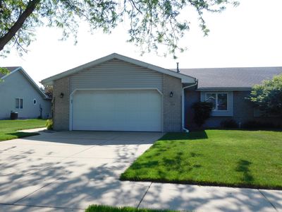 1100 Wildflower Ln, Dyer, IN, 46311