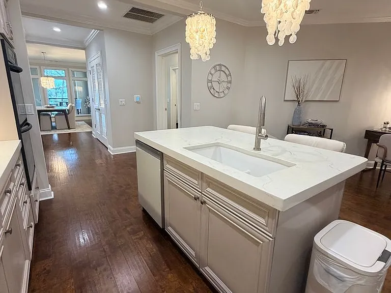 300 Grandview Ct #323 — Photo 21