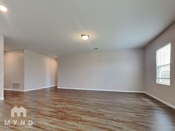 4th image of 12709 Robert Taft St