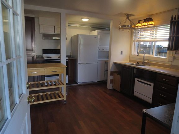 2nd image of 463 E 5th Ave #1/2