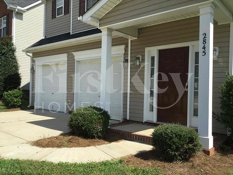 2845 Island Point Dr NW — Photo 2