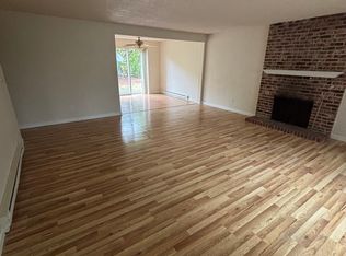 14306 NE 7th Pl #3, Bellevue, WA 98007