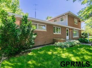 1736 S 13th St, Lincoln, NE 68502