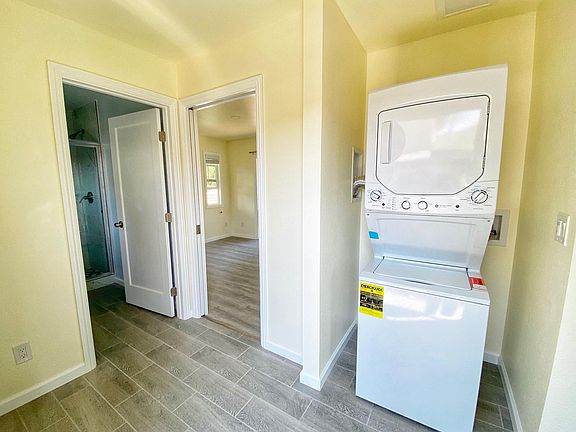 3rd image of 433 S Park Victoria Dr #1