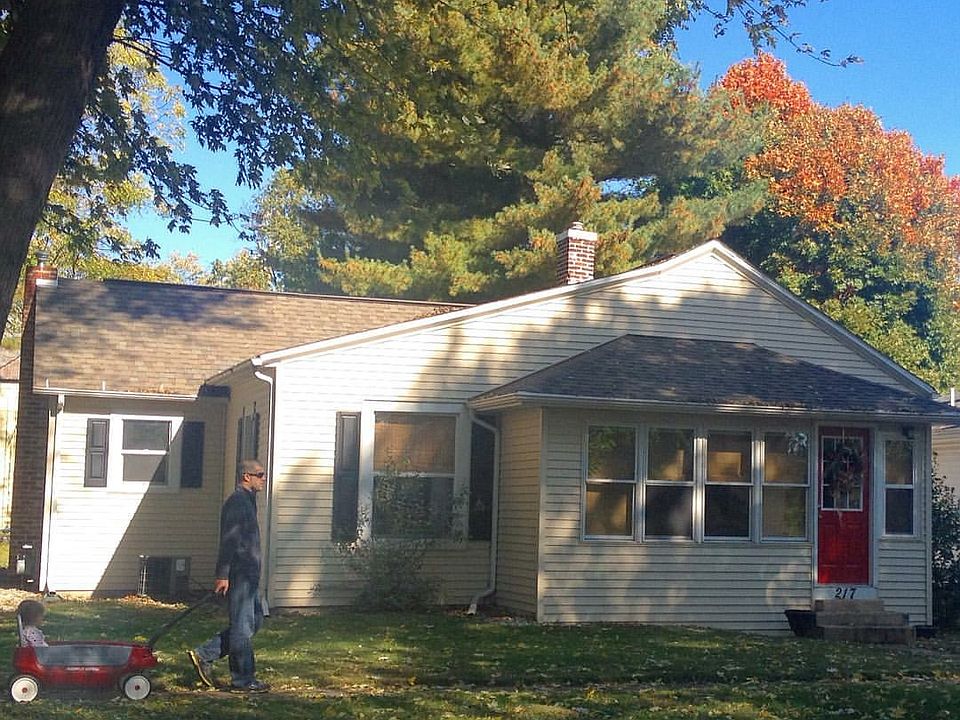 1st image of 217 W Conrey St