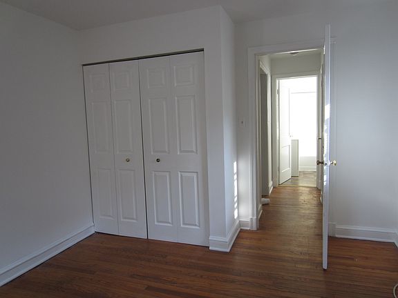 3rd image of 308 Shirley St