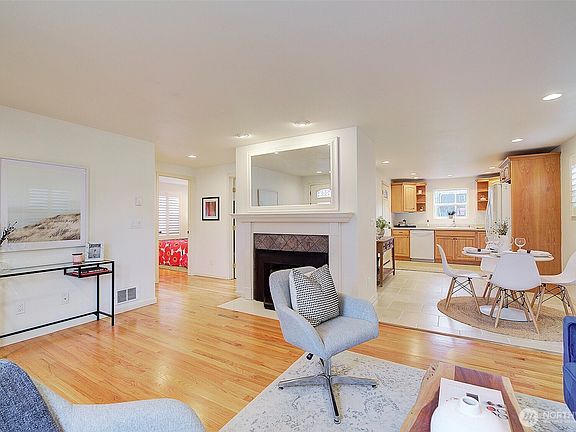 4th image of 7940 17th Avenue SW