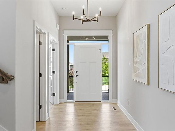 3rd image of 25189 W 141st Ter