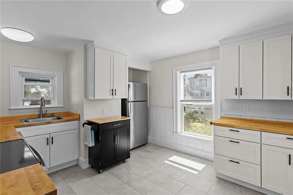 5 bed, 1086 sqft, $4,250 — Photo 4