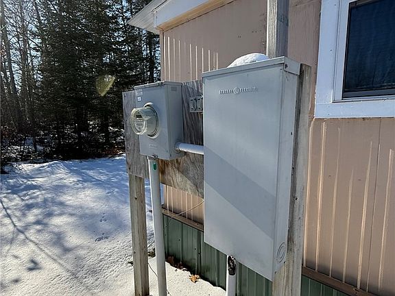 3rd image of 9637 S. Reid Rd.
