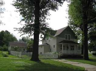 311 S 7th St, Hiawatha, KS 66434