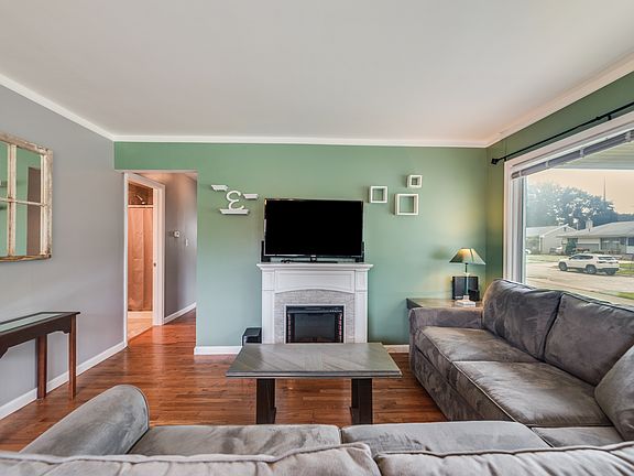 2nd image of 28722 Leona St