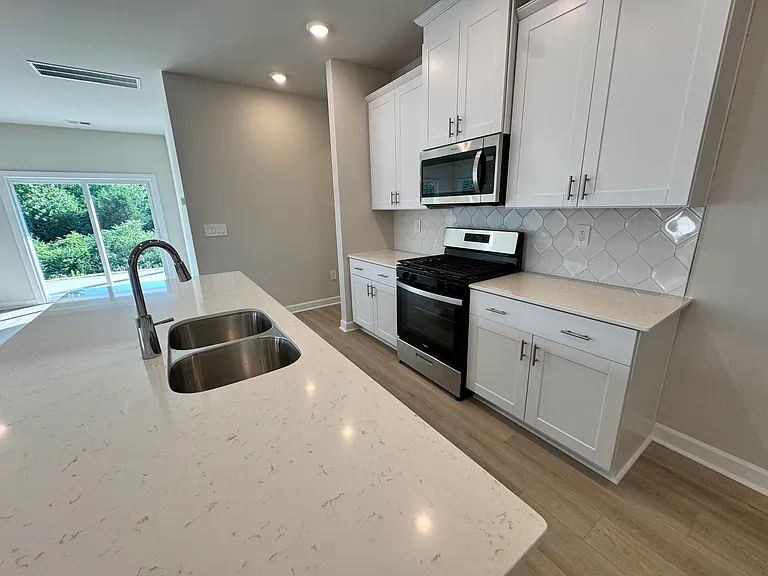 102 Longleaf Ln — Photo 16