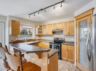 42 Miner Cv, Winnipeg, MB R2N0B4