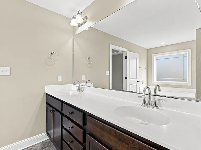 208 Misty Cove Ct — Photo 27