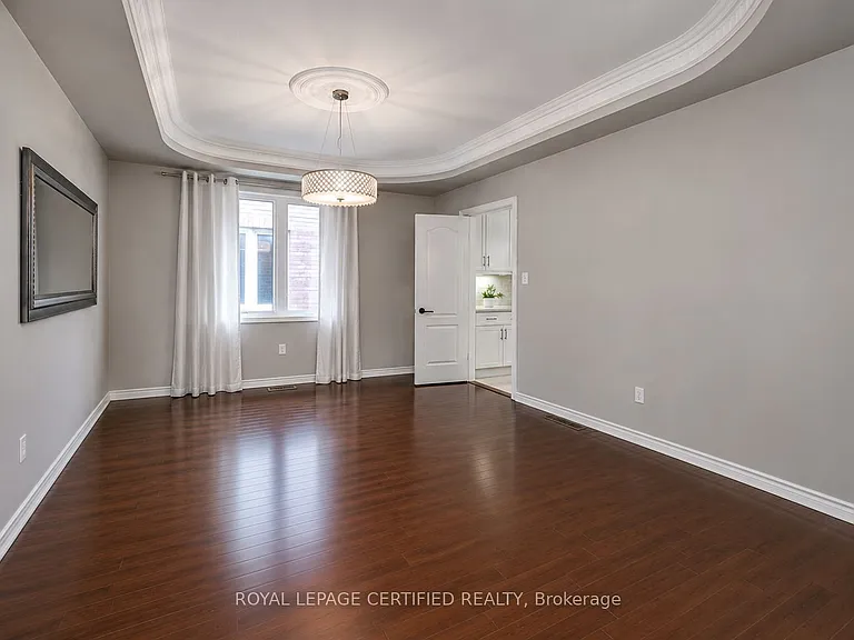 2499 Highmount Cres — Photo 12