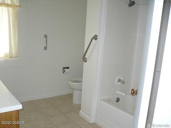 4th image of 409 Range Ave
