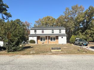200 Leeward Rd, Manahawkin, NJ 08050