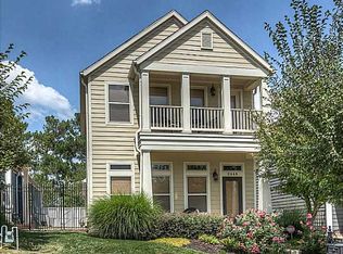 2644 Frontier Elm Dr, Fayetteville, AR 72703