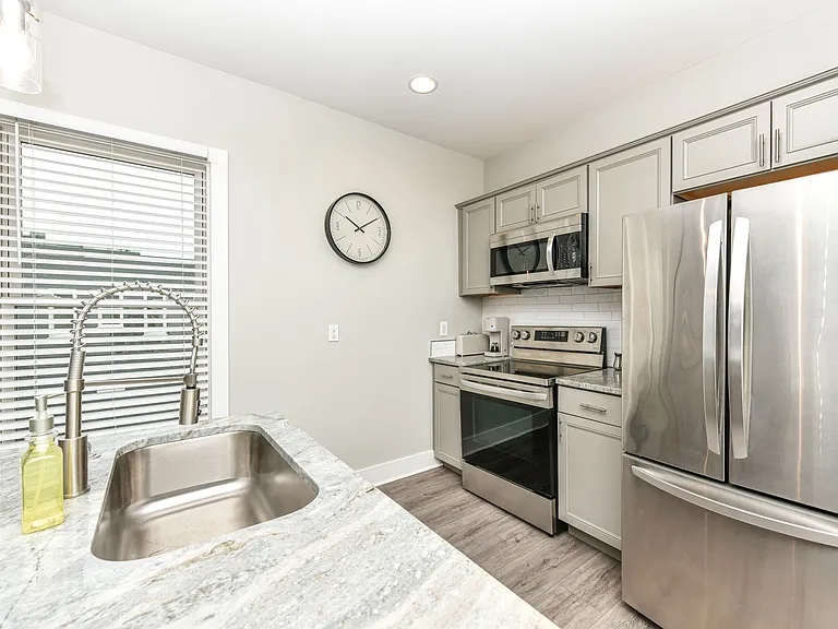 2645 N College Ave #C — Photo 17