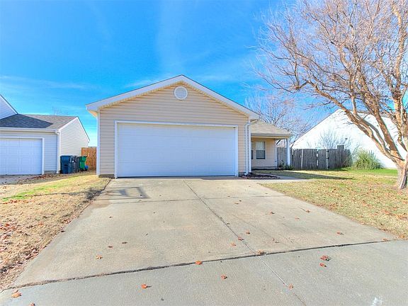 2nd image of 15329 Lilly Garden Ln