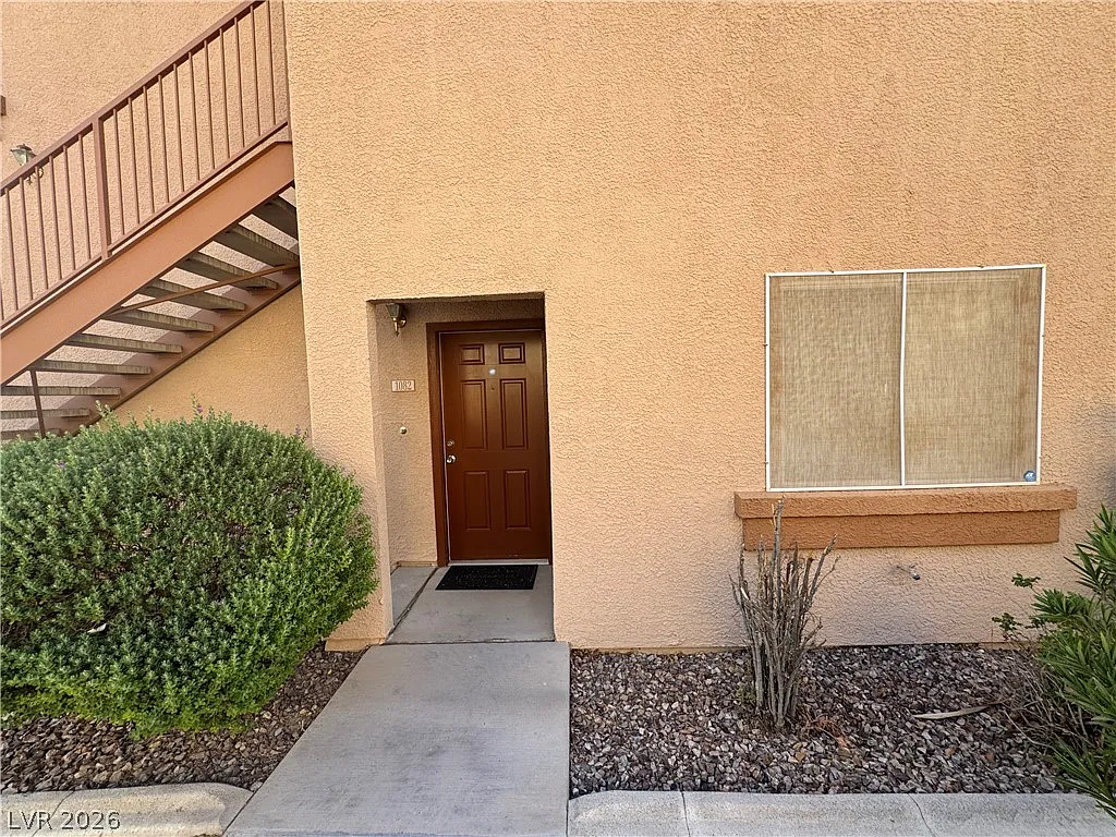 2 bed, 2.0 bath, 1048 sqft, $1,495 — Photo 3