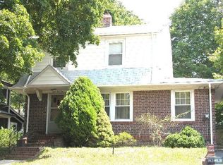 842 Bogert Rd, River Edge, NJ 07661