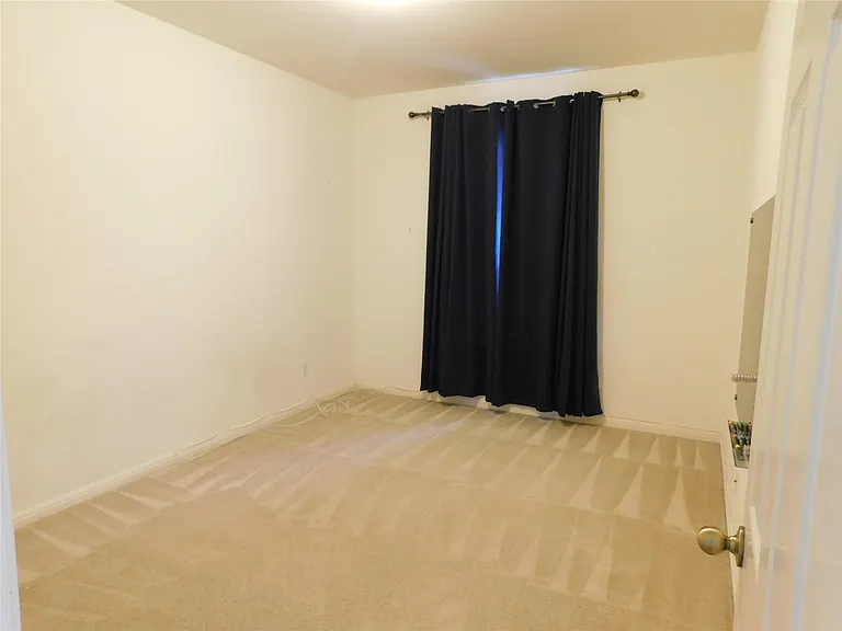 1511 Homewood Cir — Photo 6