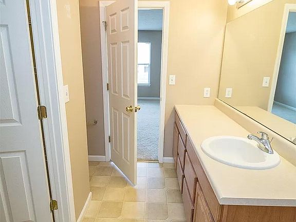 3rd image of 3225 Kildaire Dr