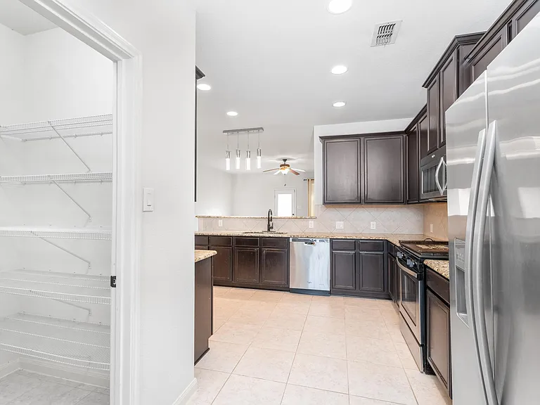437 Lipizzan Ln — Photo 13