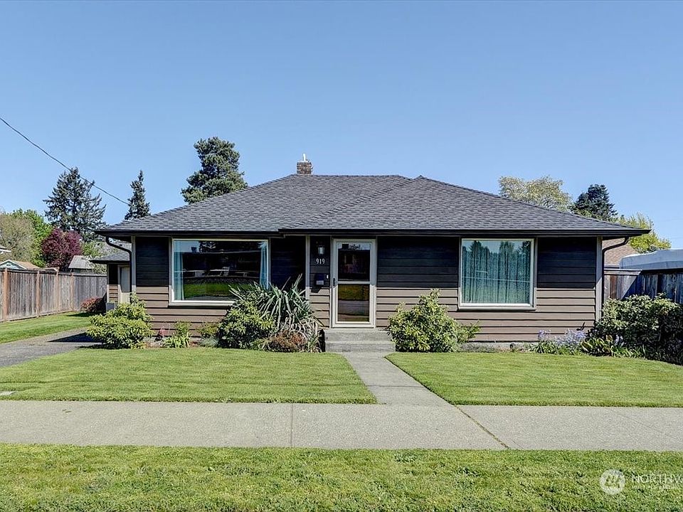 1st image of 919 W Stewart Avenue