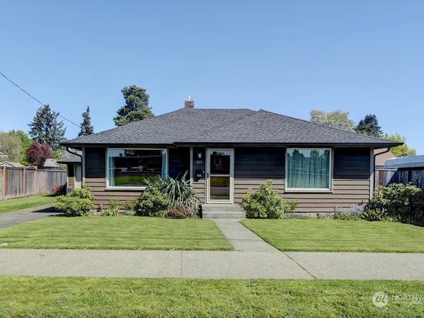 919 W Stewart Avenue, Puyallup, WA 98371