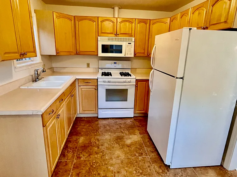 335 N Alvarado St — Photo 1