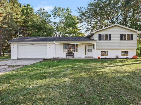 10021 Briarwood Ln, Freeland, MI 48623