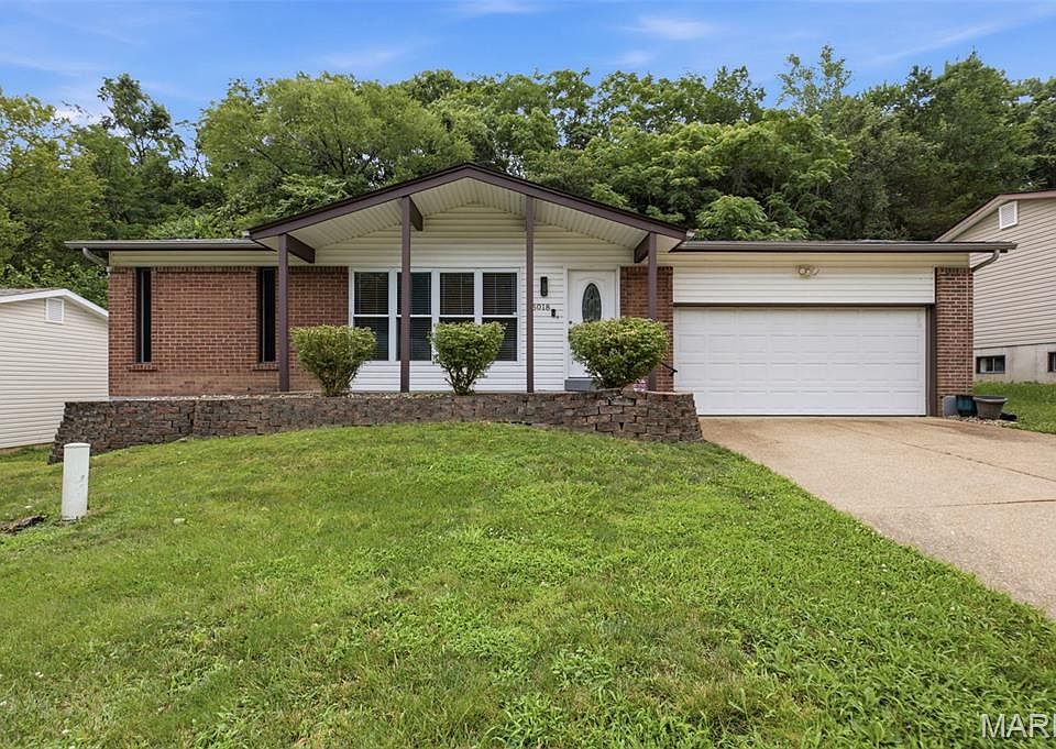 1st image of 5018 Country Valley Dr
