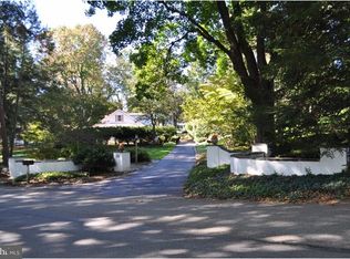 1612 Glenhardie Rd, Wayne, PA 19087